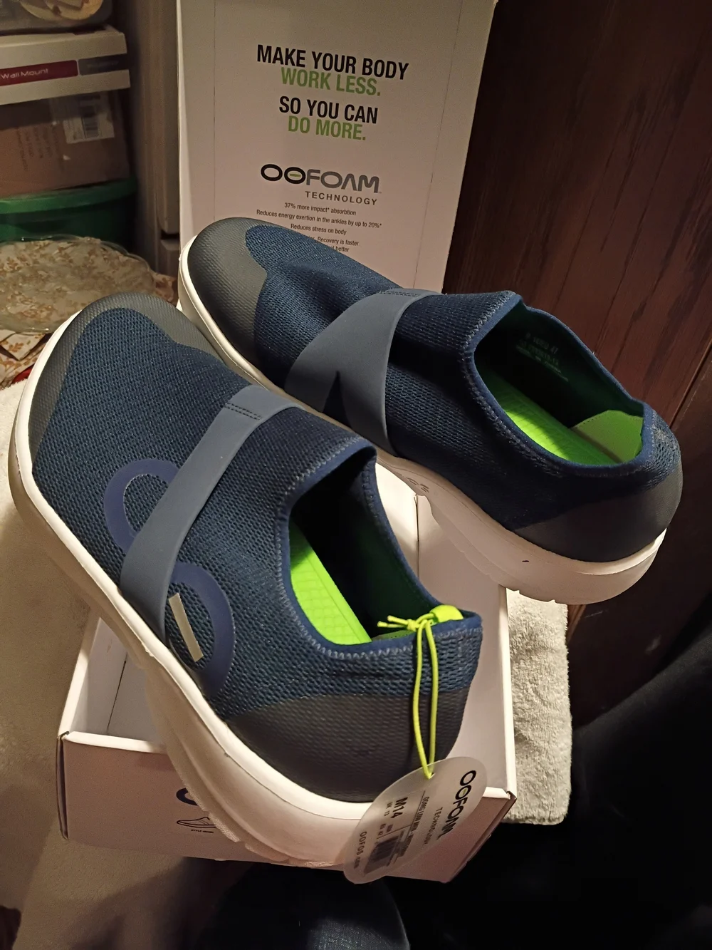 OOFOS comfortable casual